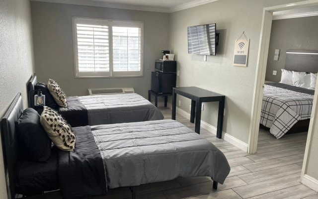 Cabana Inn & Suites