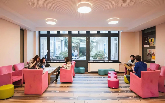 Jacques Brel Youth Hostel