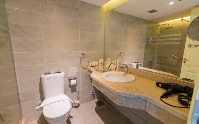 Seven Seas Jolie Bay