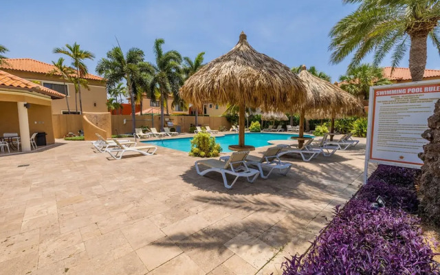 Upscale Gated Community Oasis Close to the Beach