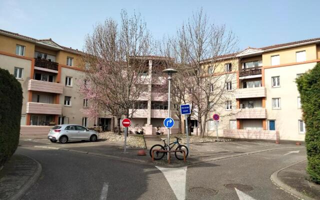 Grand T3 avec clim, parking et terrasse privative - Agen