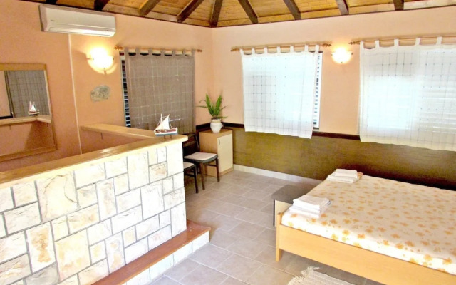 Charming Unique Apartment For 4