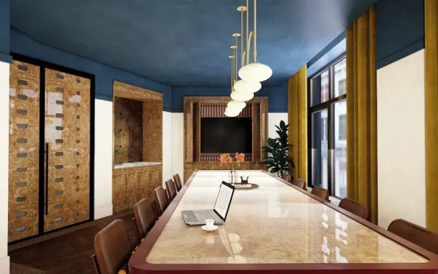 Fidelity Hotel