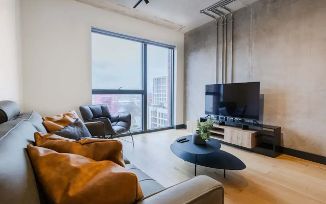 Marron Suite 2BR City Walks