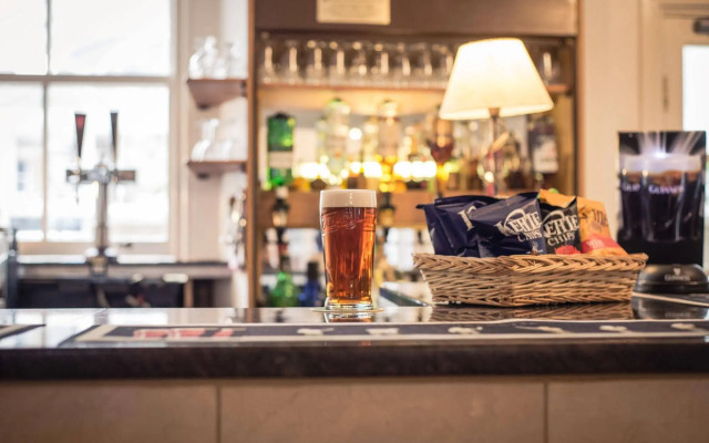 Huddersfield Central Lodge Hotel