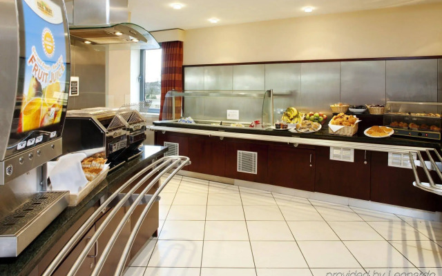 Holiday Inn Express Dunfermline by IHG