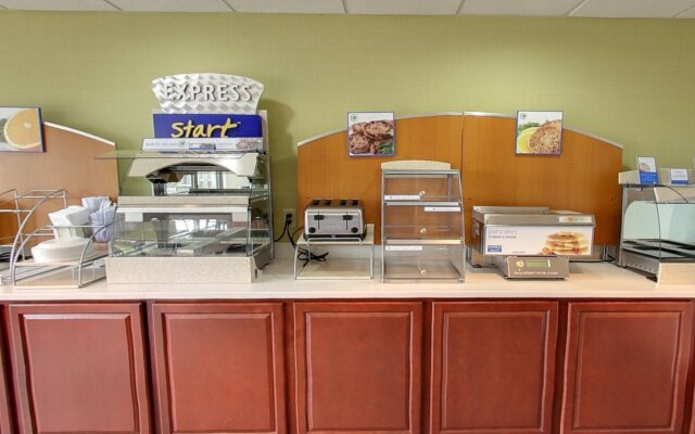 Holiday Inn Express Hotel & Suites Blythewood by IHG