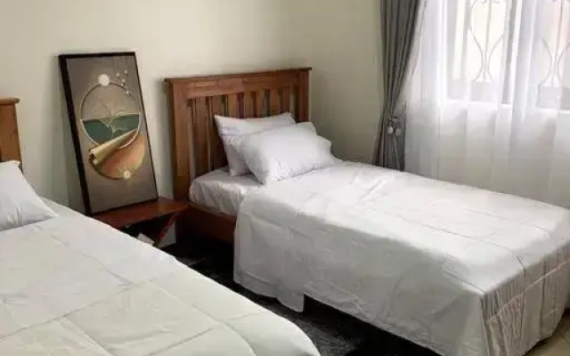 Cozy 2-bedroom Apartment within city limits.