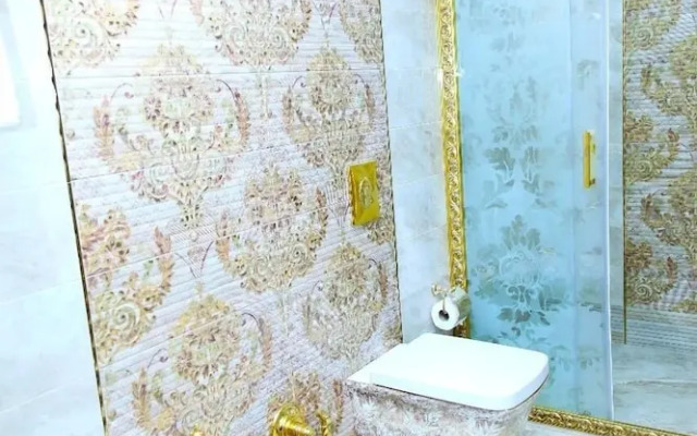 Golden Shine Hotel