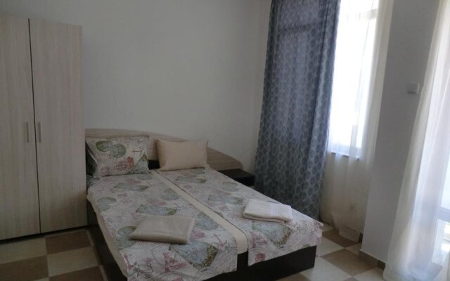 Guest House Petrovi