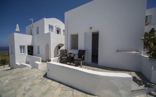 Ianthe Apartments & Villa