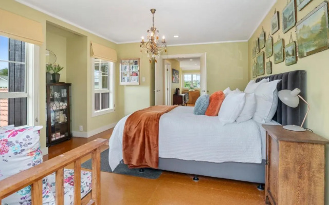 A Ray of Sunshine - Manly Holiday Home