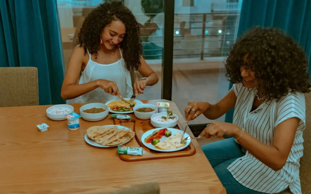 Travelholic Inn