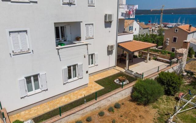 Apartment Mirna