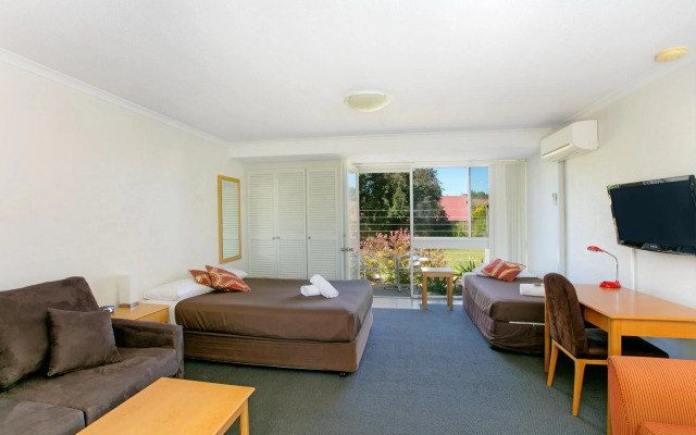 Bathurst Studio Apartments