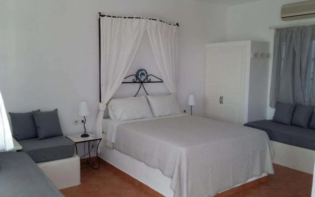 Sarakiniko View Studios
