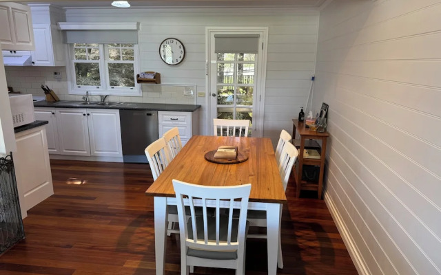 Sails - Elegant, spacious beach villa