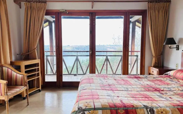 Hotel y Cabañas Punta Larga - Caja Los Andes