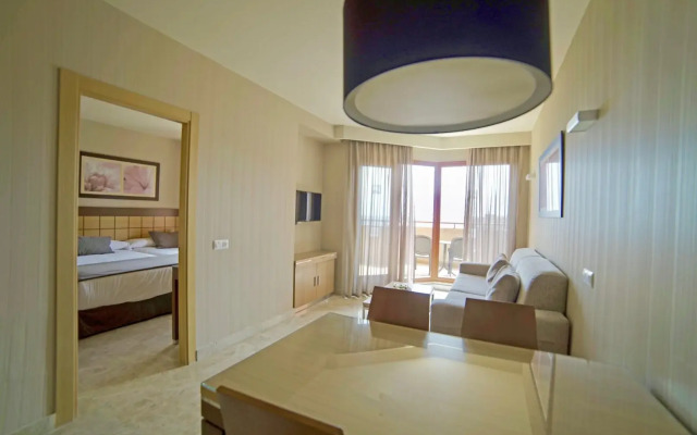 Holiday World Polynesia Hotel