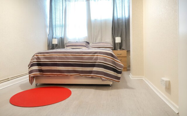 Old Church Road - Deluxe Guest Room