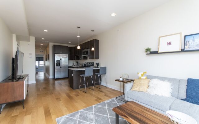 Majestic Nolibs Retreat - Roof Deck and Balcony