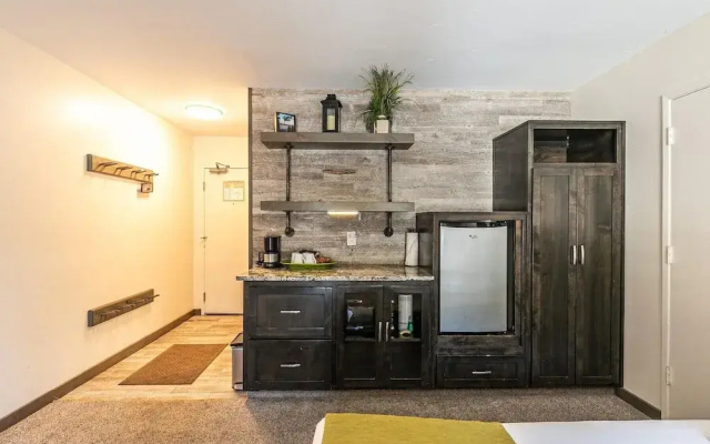231 Bldg C 1 Bedroom Condo