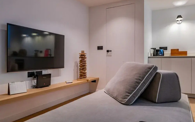 Le Giacose Design 1 by Wonderful Italy