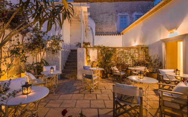 Hydra Hotel