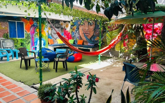 Blue Coast Hostal - Hostel