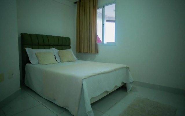 Apartamento de 3 Quartos - Em frente à Praia das Virtudes!