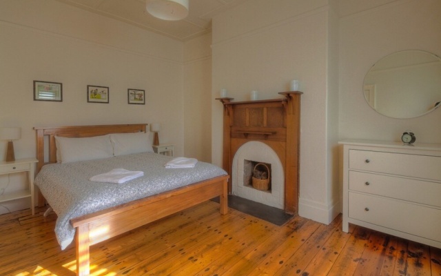 Young's Cottage – Guest Rooms – Port Fairy