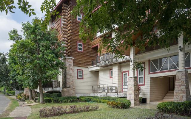 Golf View Suite 2BR Entire Apartment @ Bonanza Khao Yai