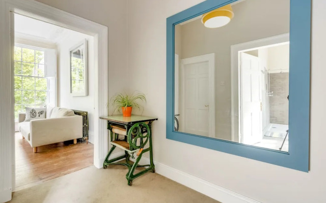 Spectacular 4BR Townhouse in Georgian Quarter, free parking