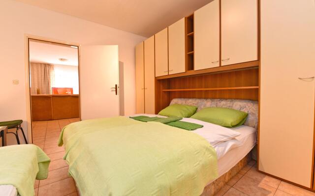 Apartment 1562