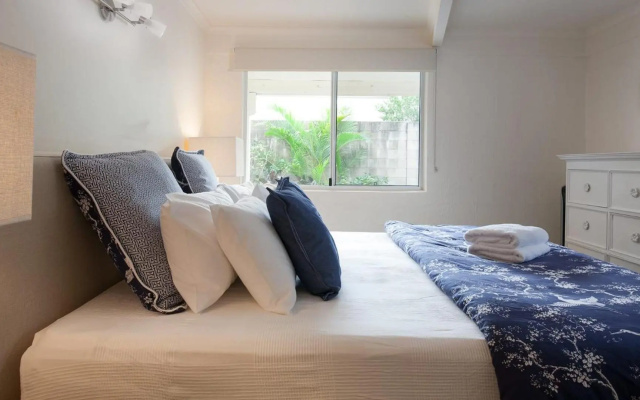 Belmore Terrace Perfect Pad Just 100 metres to the beach – Guest Rooms – Sunshine Beach