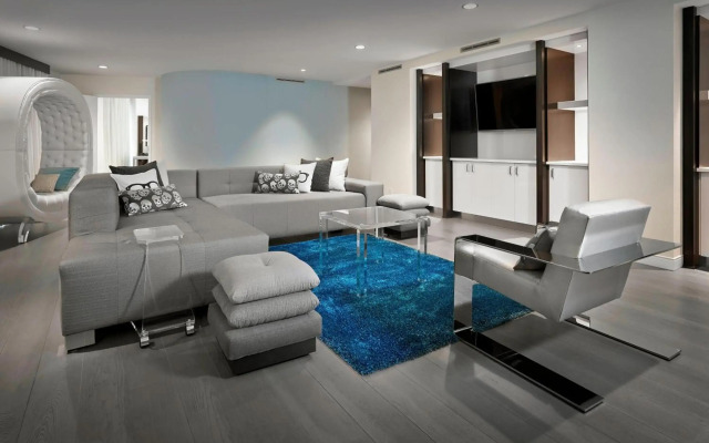 Renaissance Edmonton Airport Hotel
