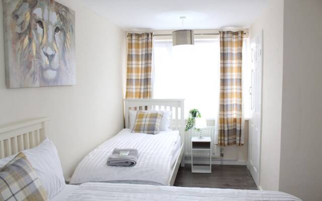 Captivating 3-bed House in Newcastle Upon Tyne