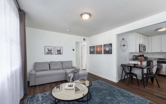 JURNY - Close to Music Row - 4 Bedroom Apartments