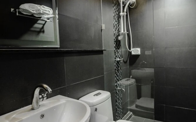 OYO 726 Sanchez Hotel