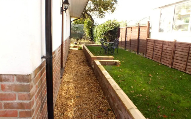 Shaftesbury Modern Annexe