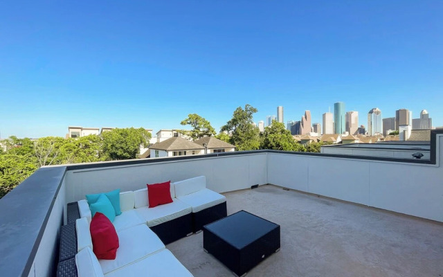 Houston Heights Hideaway Fast WiFi