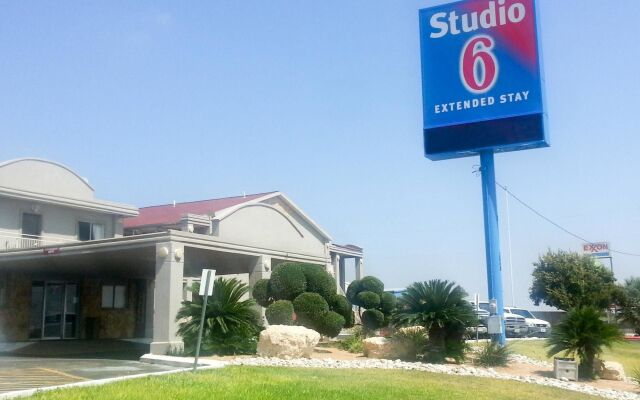 Studio 6 Del Rio