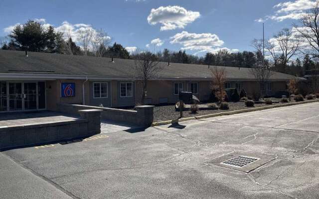 Motel 6 Putnam, CT