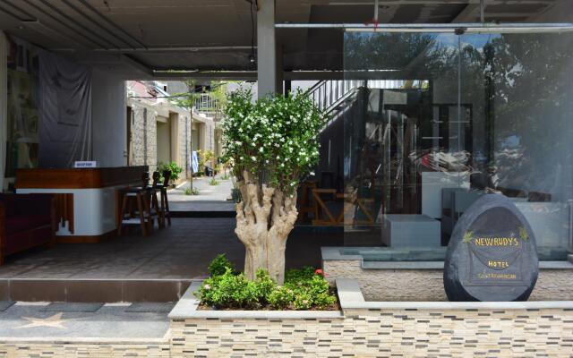Gili Sands Hotel & Bar