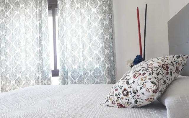 Bonito Apartamento en Triana 638