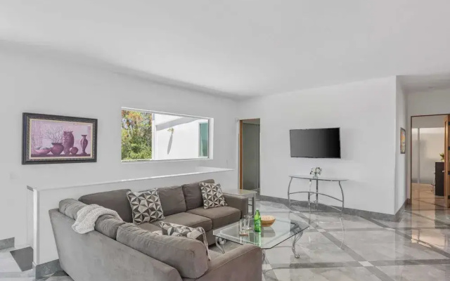 Luxe LA Escape w/ Pool, Views & Game Room Alta Vista Estate by Avantstay