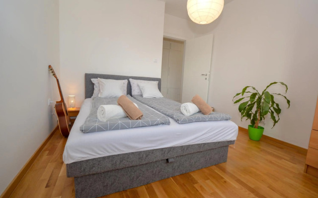 Shine24 - Spacious and bright apartment - NEW