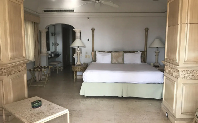 Grand Isla Navidad Golf & Spa Resort with Marina