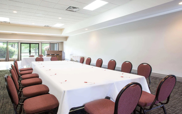 Ramada by Wyndham Duncan Cowichan Valley