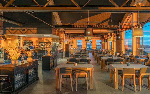 Star Arctic Hotel & Activities